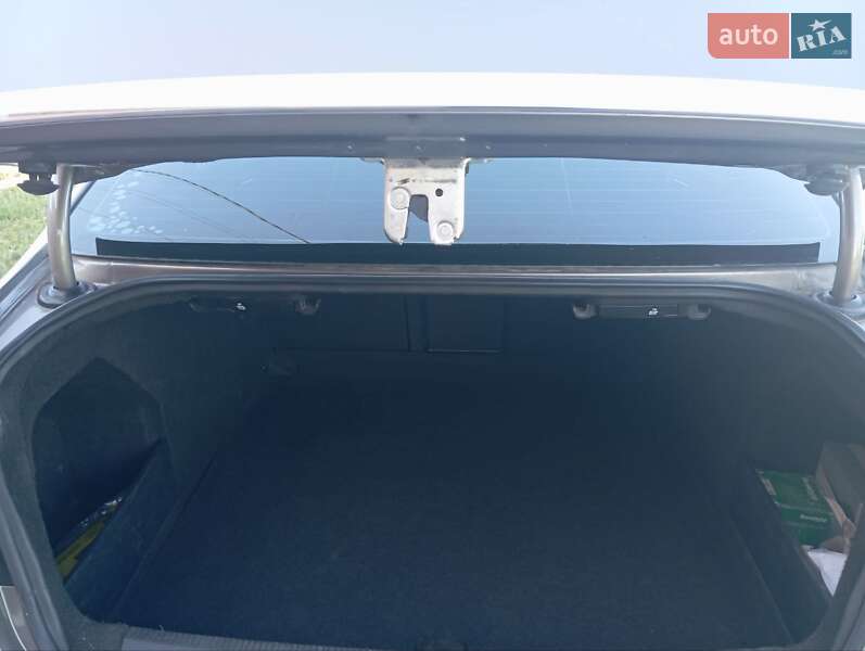 Седан Volkswagen Passat 2011 в Миколаєві