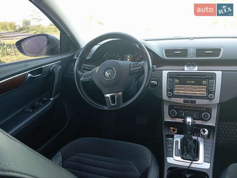 Седан Volkswagen Passat 2011 в Миколаєві