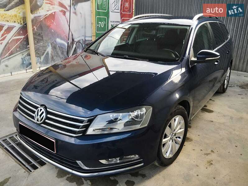 Універсал Volkswagen Passat 2010 в Чернівцях