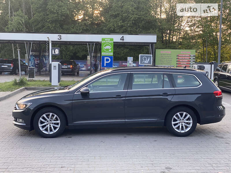 Универсал Volkswagen Passat 2019 в Калуше