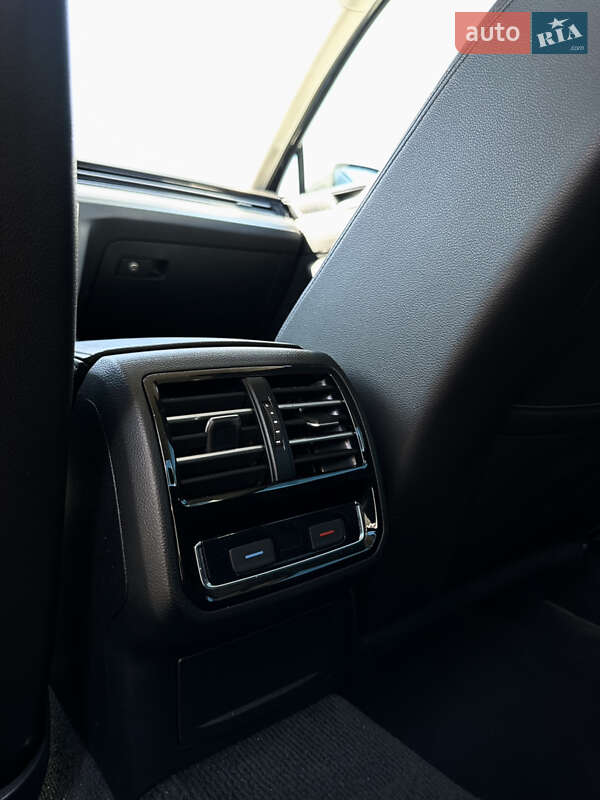 Седан Volkswagen Passat 2017 в Хмельницком