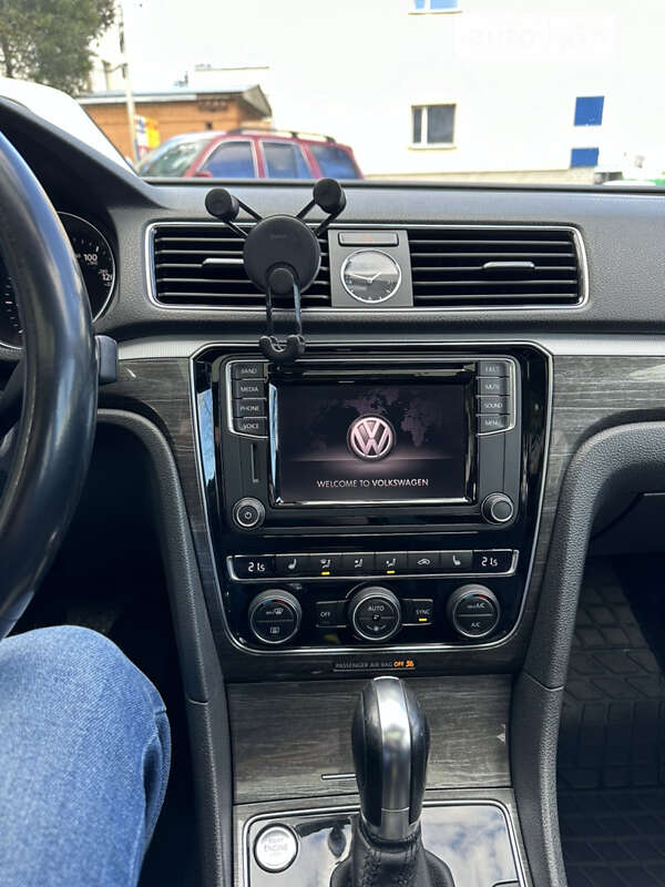 Седан Volkswagen Passat 2017 в Кропивницком