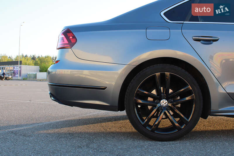 Седан Volkswagen Passat 2017 в Киеве