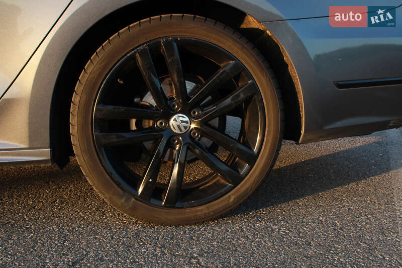 Седан Volkswagen Passat 2017 в Киеве