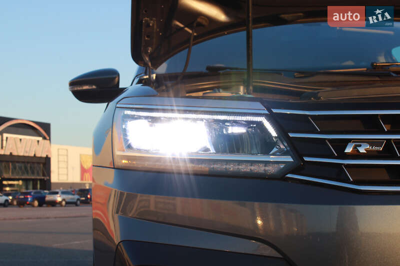 Седан Volkswagen Passat 2017 в Киеве