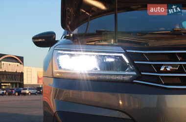 Седан Volkswagen Passat 2017 в 