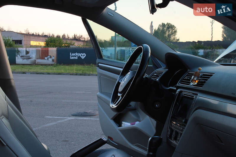 Седан Volkswagen Passat 2017 в Киеве