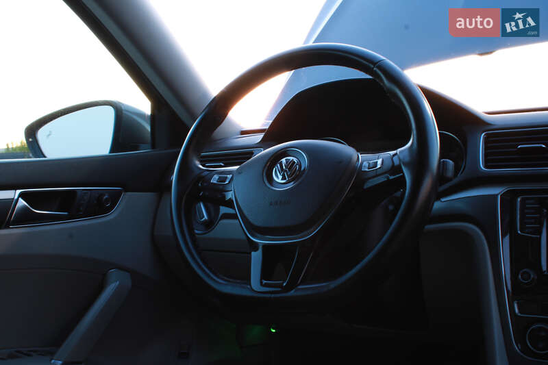 Седан Volkswagen Passat 2017 в Киеве