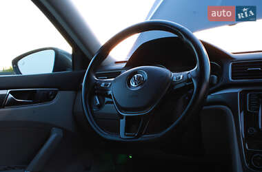 Седан Volkswagen Passat 2017 в 
