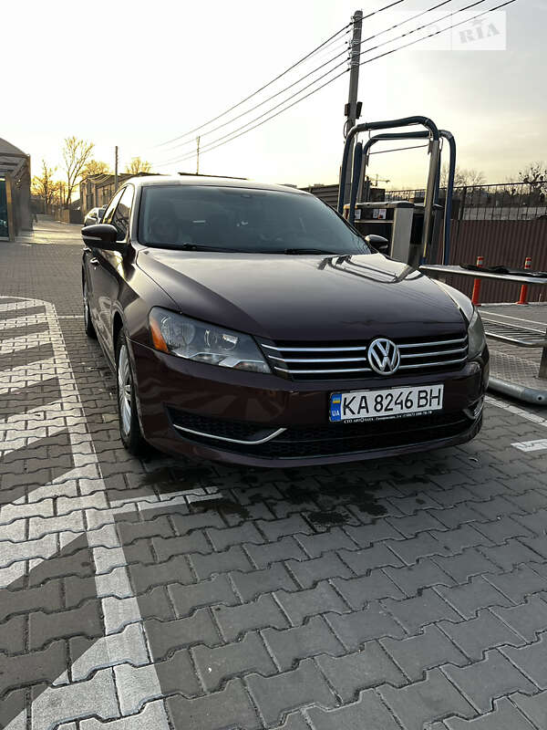 Седан Volkswagen Passat 2013 в Києві