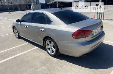 Седан Volkswagen Passat 2011 в Киеве