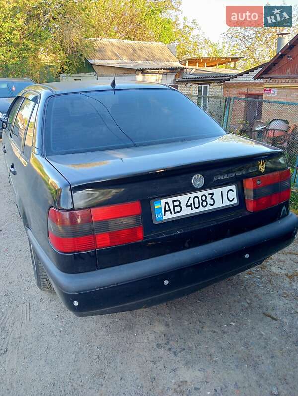 Седан Volkswagen Passat 1996 в Виннице