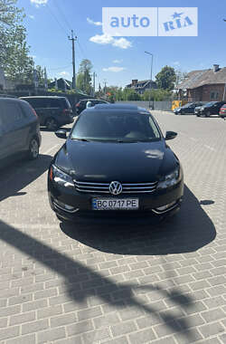 Седан Volkswagen Passat 2012 в Львові