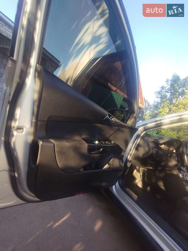 Универсал Volkswagen Passat 2008 в Коростене