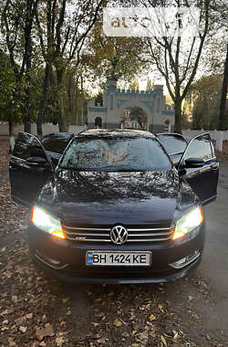 Седан Volkswagen Passat 2012 в Одессе