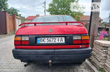 Седан Volkswagen Passat 1988 в Львове