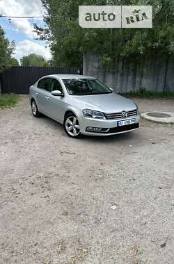 Седан Volkswagen Passat 2010 в Киеве