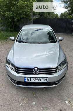 Седан Volkswagen Passat 2010 в Киеве