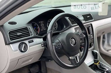 Седан Volkswagen Passat 2013 в Черновцах