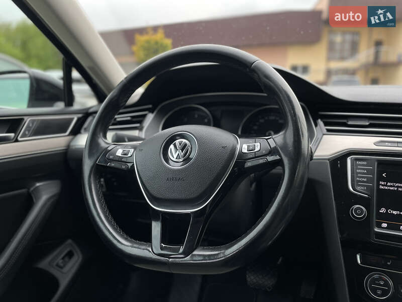 Универсал Volkswagen Passat 2015 в Староконстантинове
