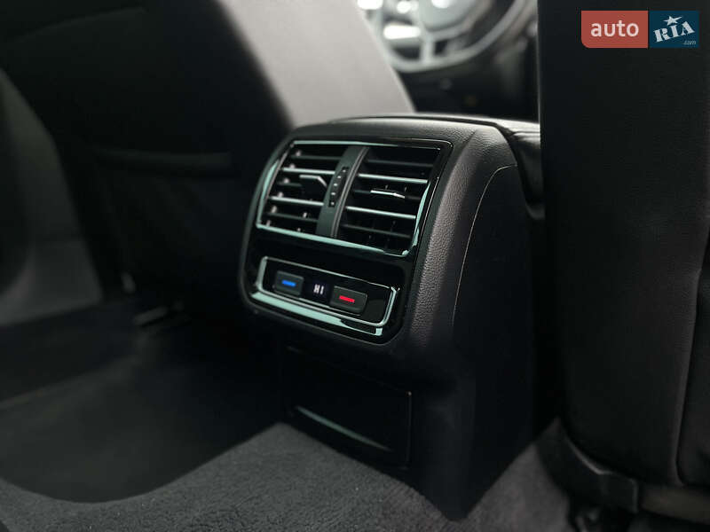 Универсал Volkswagen Passat 2015 в Староконстантинове