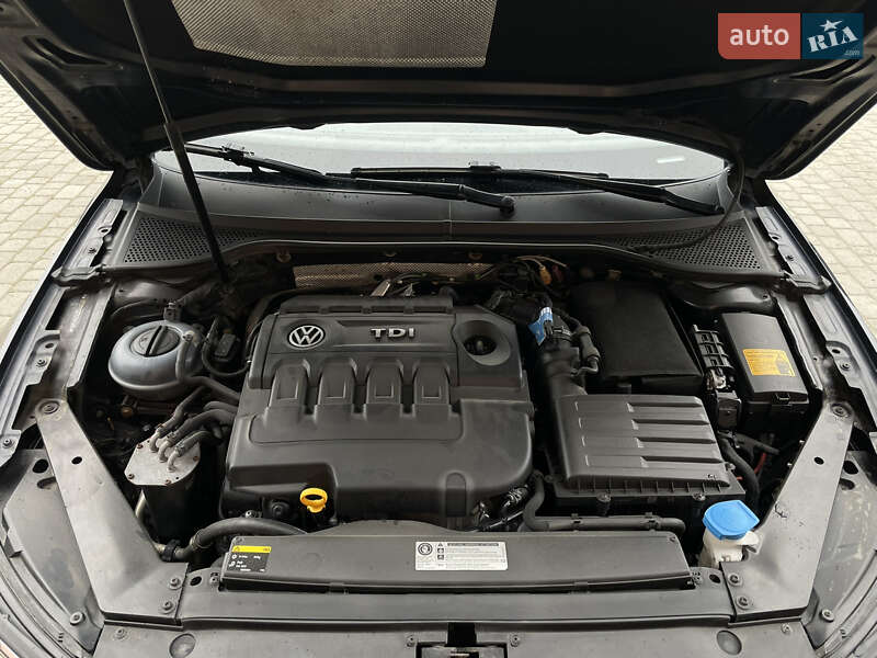 Универсал Volkswagen Passat 2015 в Староконстантинове
