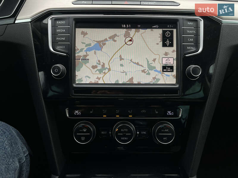 Универсал Volkswagen Passat 2015 в Староконстантинове