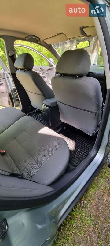 Универсал Volkswagen Passat 2004 в Сколе