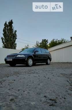 Універсал Volkswagen Passat 2004 в Новій Одесі