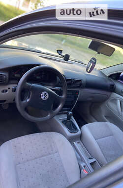 Седан Volkswagen Passat 2000 в Долине