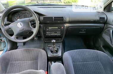 Седан Volkswagen Passat 1998 в Любомле