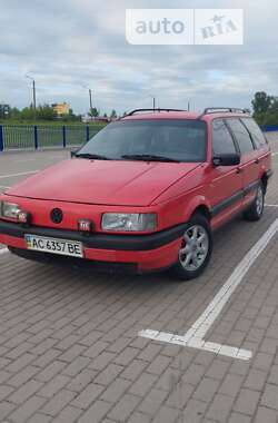 Универсал Volkswagen Passat 1993 в Нововолынске
