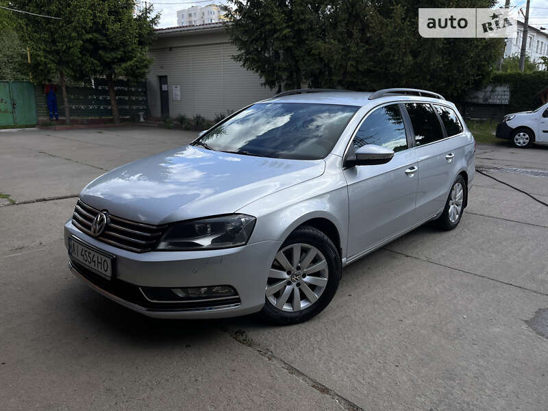 Універсал Volkswagen Passat 2012 в Вінниці