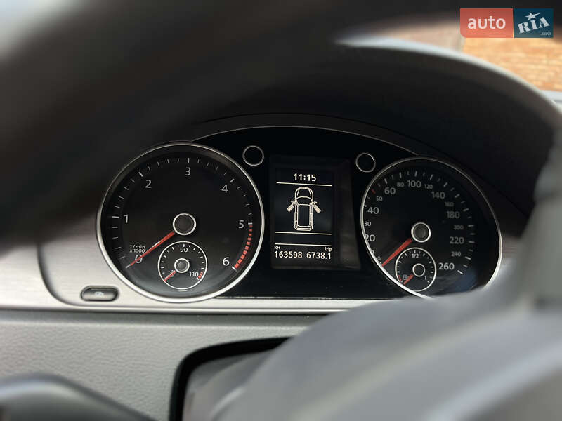 Універсал Volkswagen Passat 2012 в Вінниці