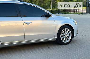 Универсал Volkswagen Passat 2011 в Ровно