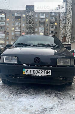 Седан Volkswagen Passat 1993 в Калуше