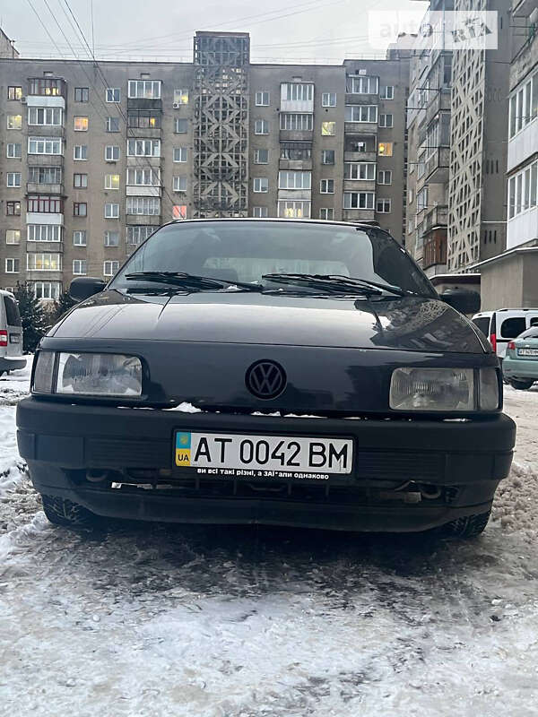 Седан Volkswagen Passat 1993 в Калуше