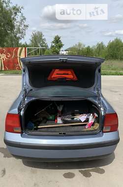 Седан Volkswagen Passat 1997 в Славуте