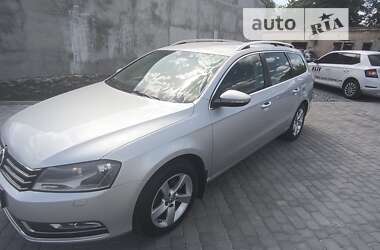 Універсал Volkswagen Passat 2012 в Львові