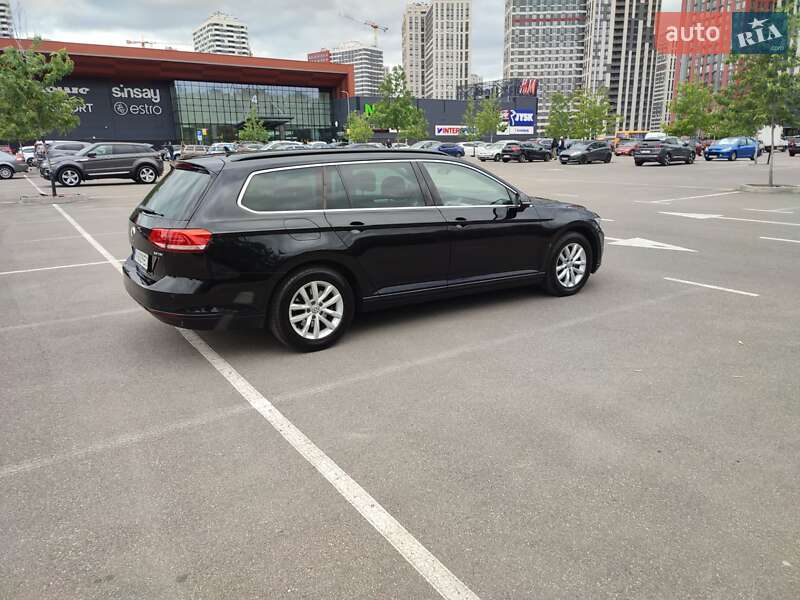 Универсал Volkswagen Passat 2017 в Киеве