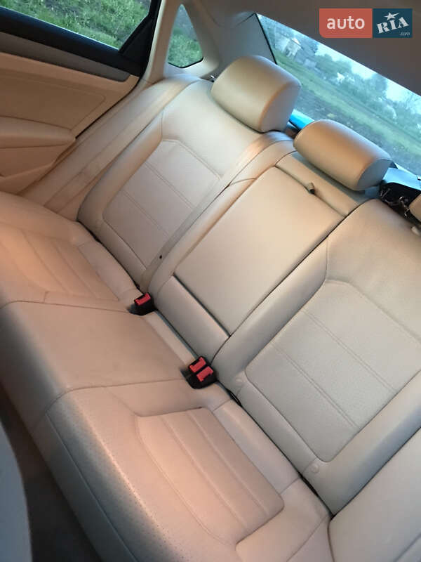 Седан Volkswagen Passat 2014 в Хмільнику