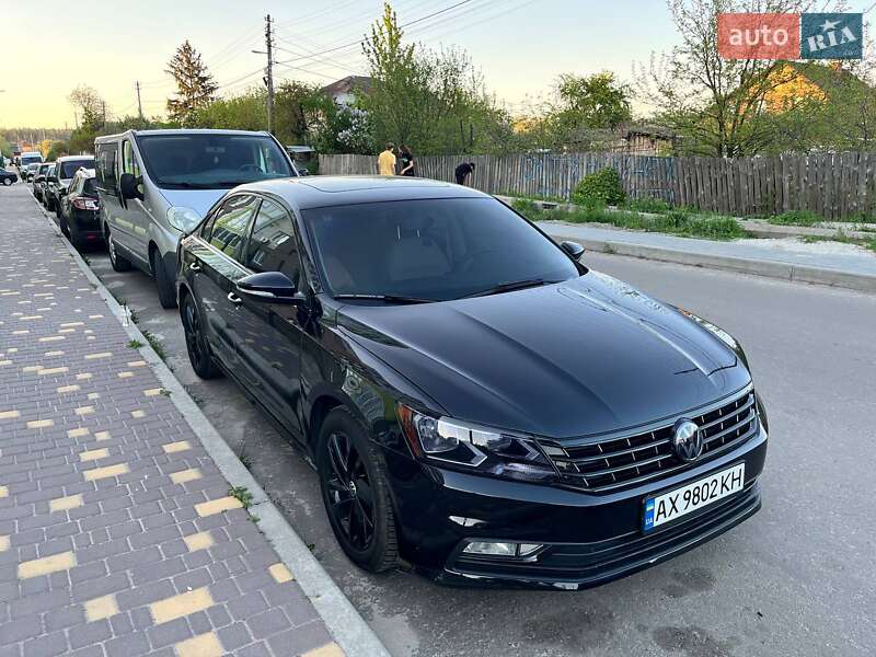 Седан Volkswagen Passat 2018 в Киеве