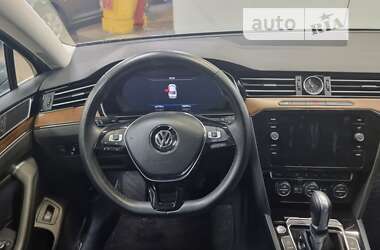 Седан Volkswagen Passat 2019 в Киеве