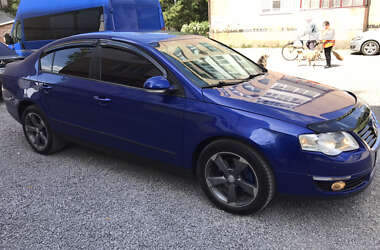 Седан Volkswagen Passat 2009 в Волочиську