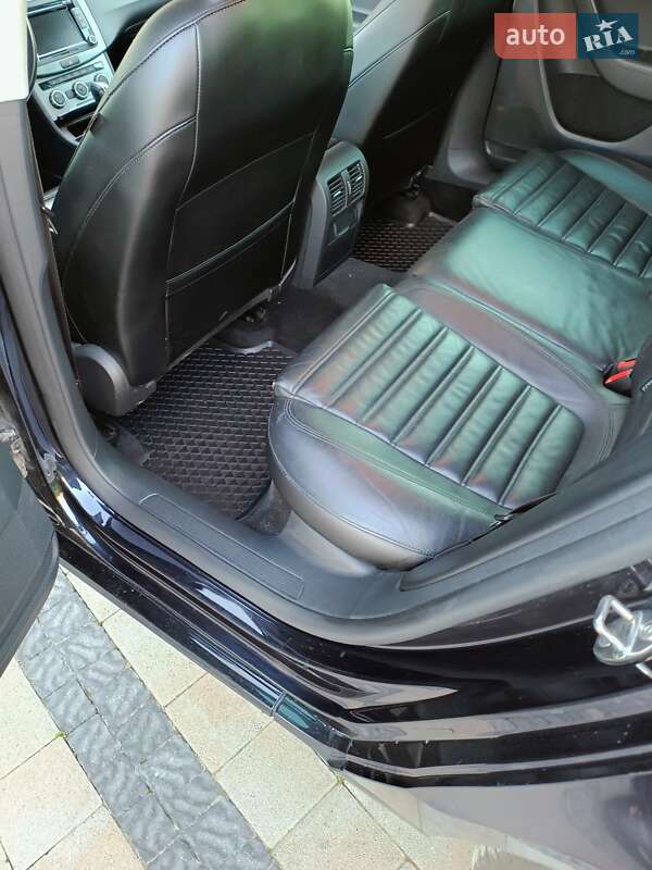 Универсал Volkswagen Passat 2012 в Львове