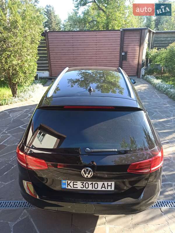 Універсал Volkswagen Passat 2015 в Дніпрі