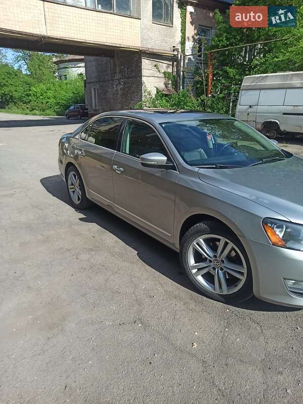 Седан Volkswagen Passat 2014 в Кривом Роге
