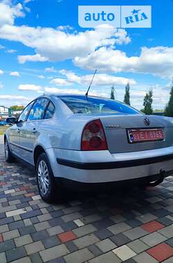 Седан Volkswagen Passat 2000 в Луцке