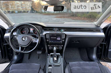 Седан Volkswagen Passat 2016 в Звягеле