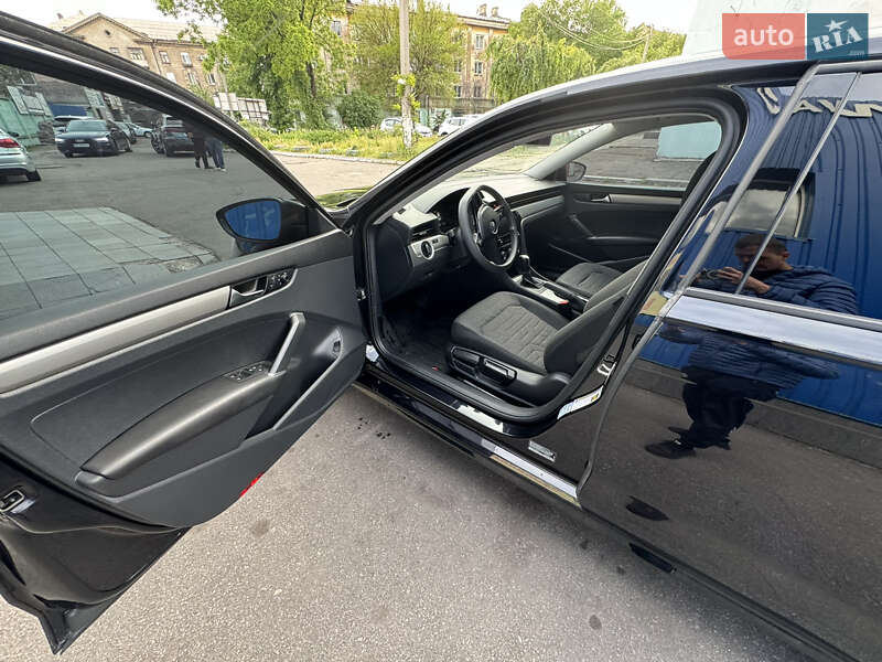 Седан Volkswagen Passat 2020 в Каменском